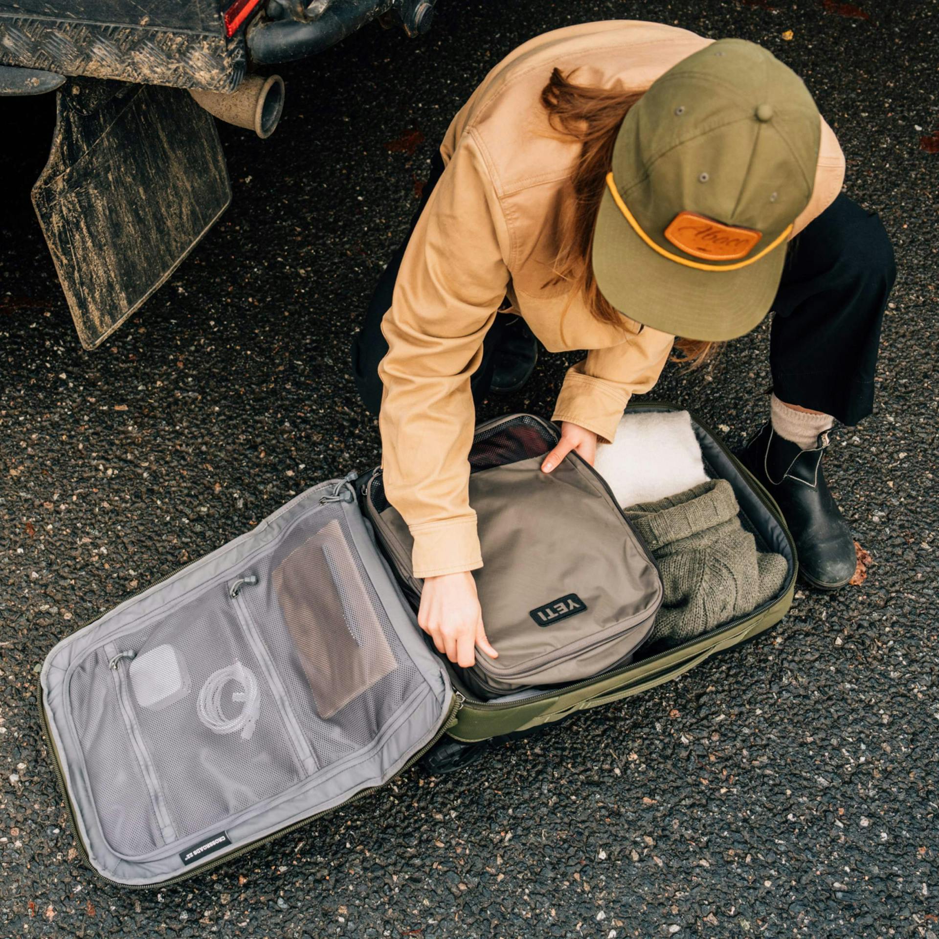 35L/22" CARRY-ON LUGGAGE